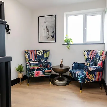 The Berriman Collection Stylish Sleeps 6 - 2 Bedroom Cardiff Exterior foto