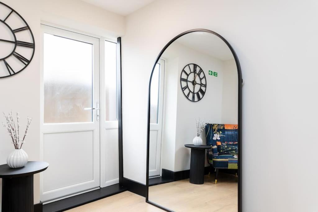 The Berriman Collection Stylish Sleeps 6 - 2 Bedroom *
